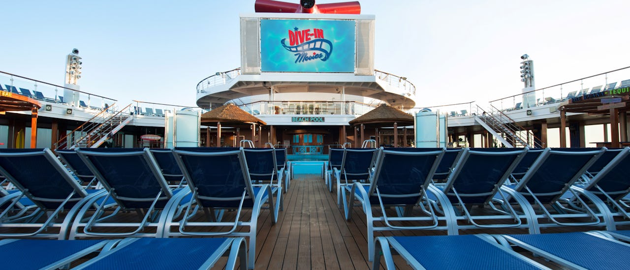 Velkommen til pooldækket