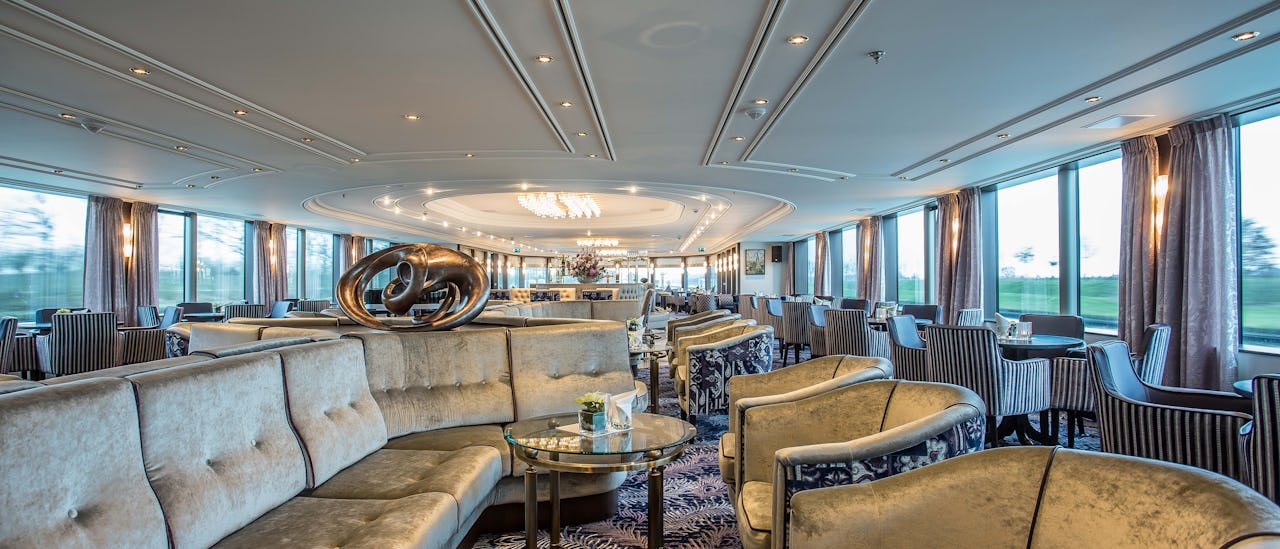 Nyd det forbipasserende landskab i panoramaloungen