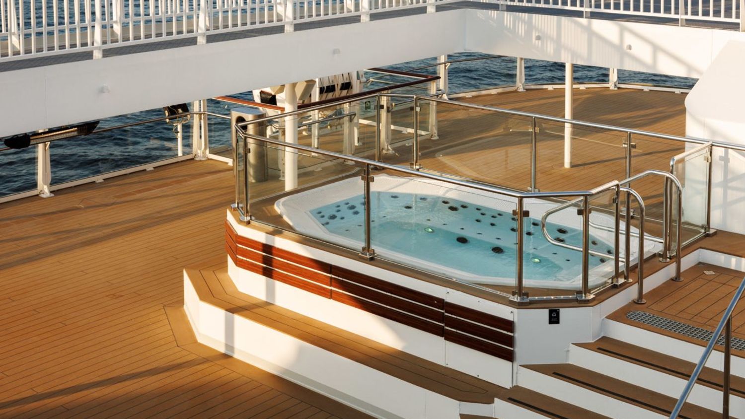 Relax in the jacuzzi