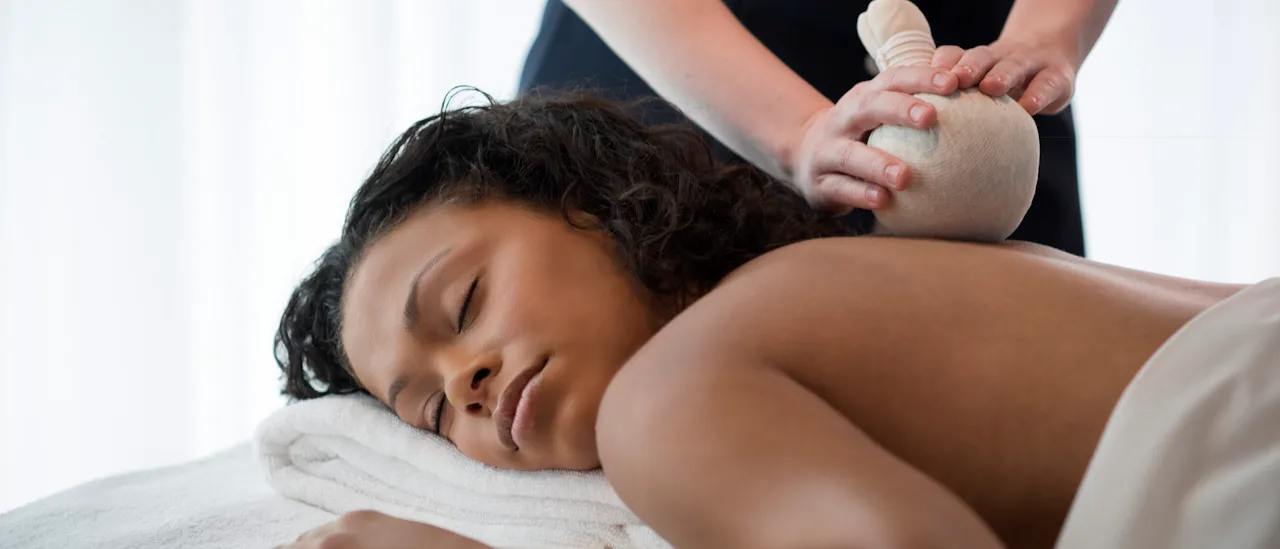 Forkæl dig selv med massage i spaen
