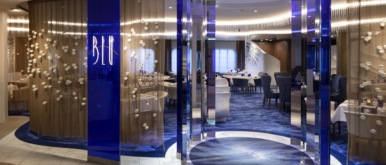 Blu Restaurant er eksklusiv for indkvartering i en Aqua klasse hytte. Blu serverer sund gourmetmad.