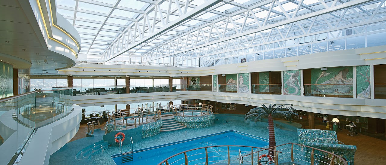 I den indendørs pool er temperaturen altid perfekt