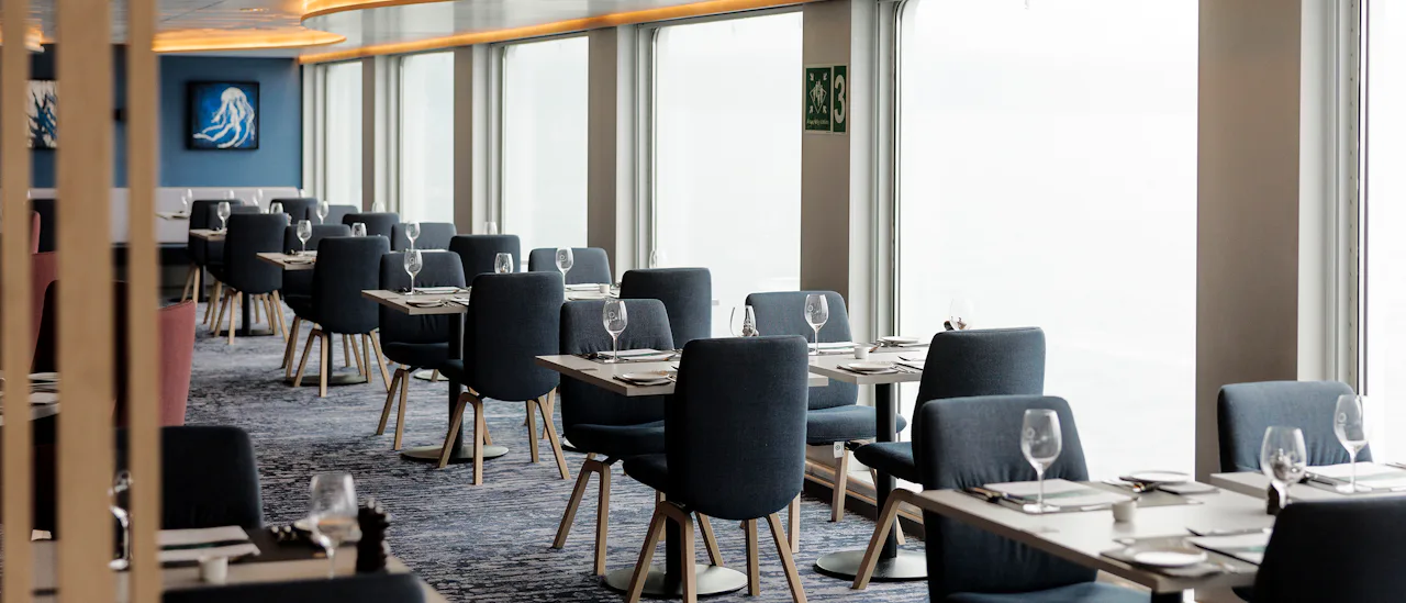 Enjoy breakfast, lunch and dinner in Havrand Restaurant