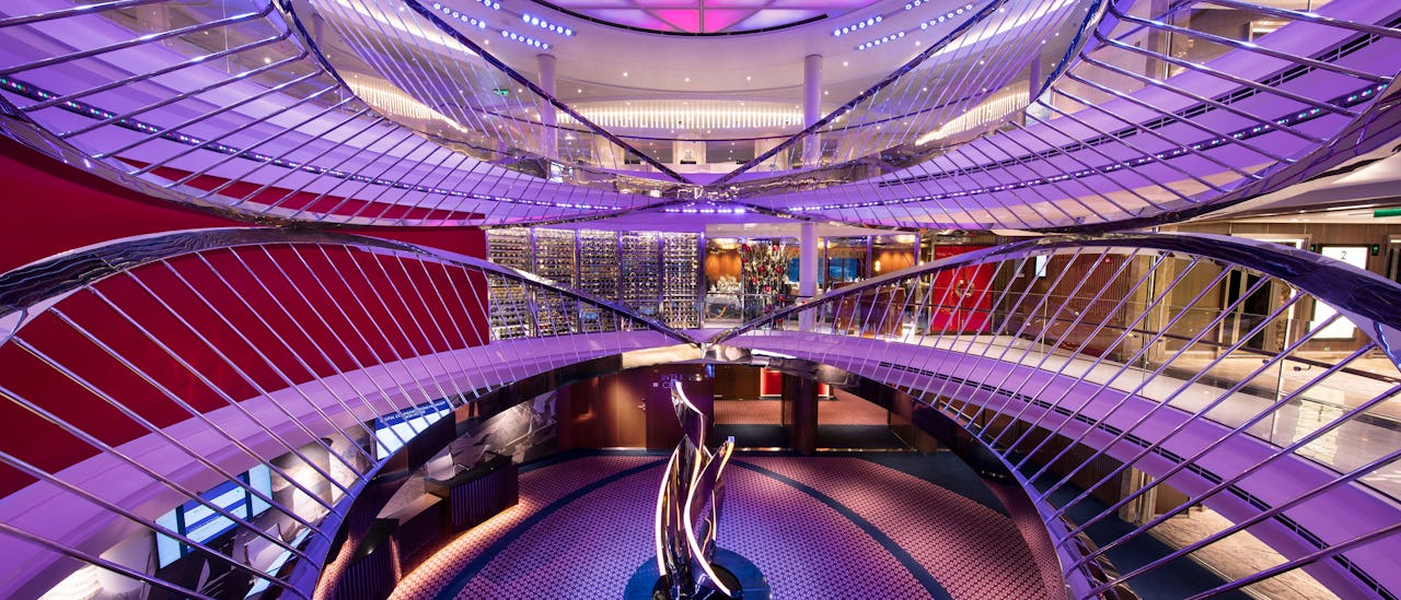 The Atrium – skibets hjerte