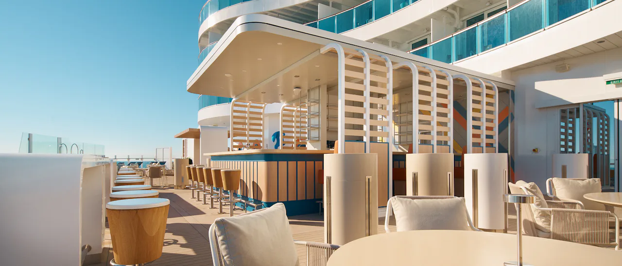 Costa Toscana imponerer med store udendørsområder, hvor du kan nyde solen og livet på havet