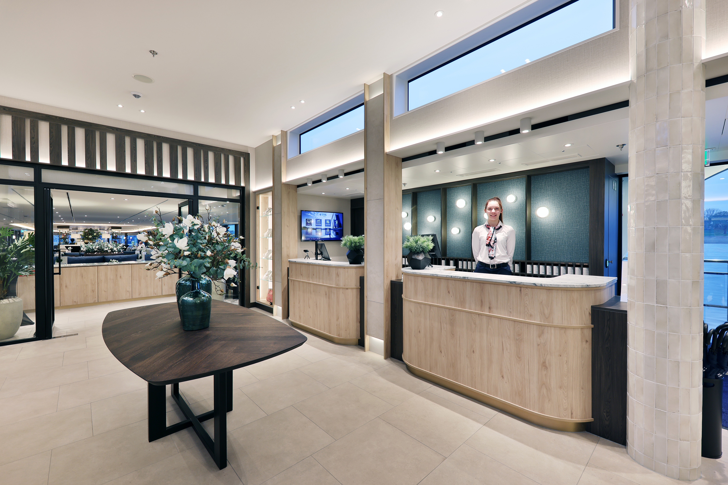 Du bydes velkommen ombord gennem en indbydende lobby