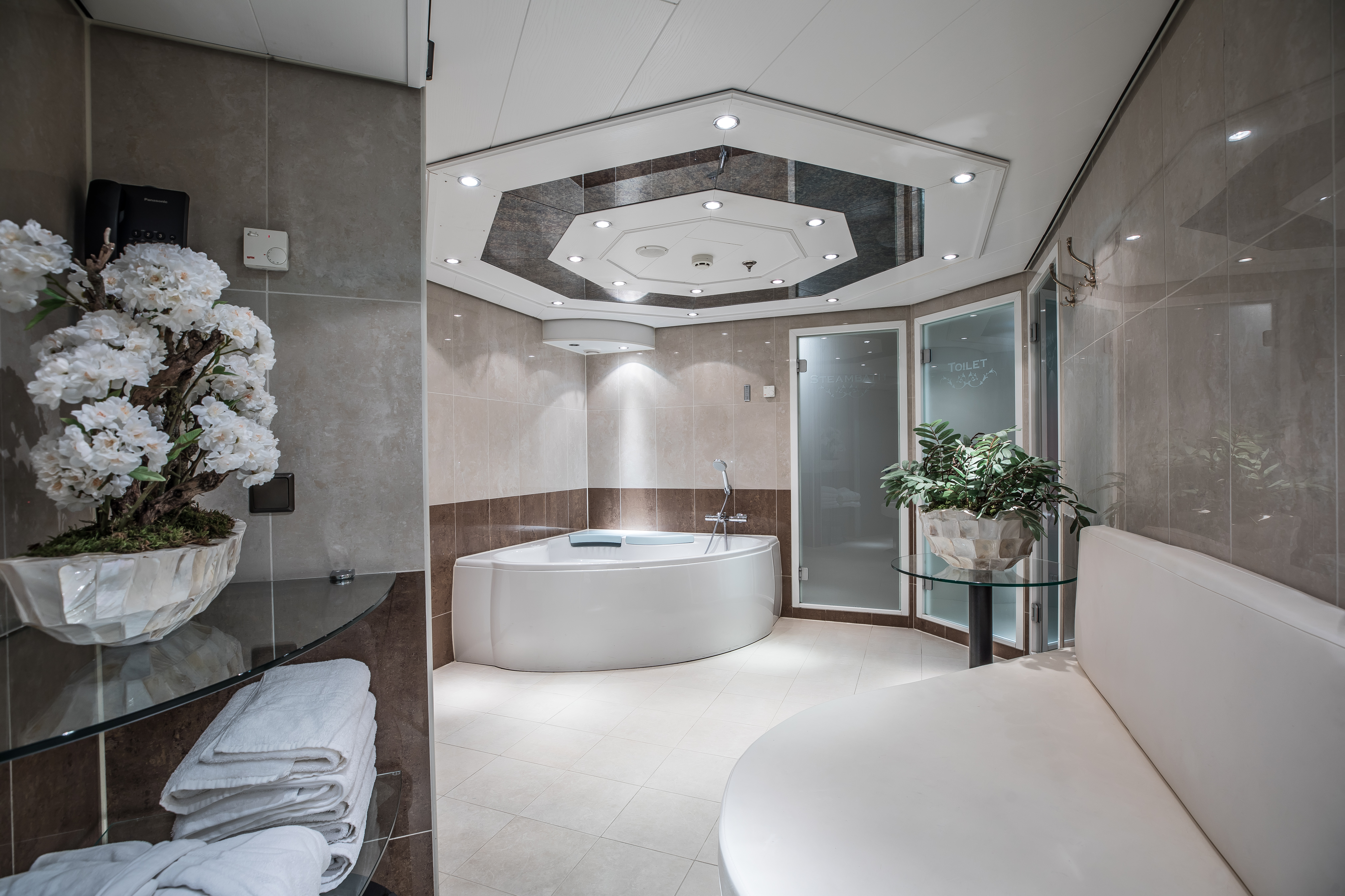 Forkæl dig selv med en massage i spa-afdelingen