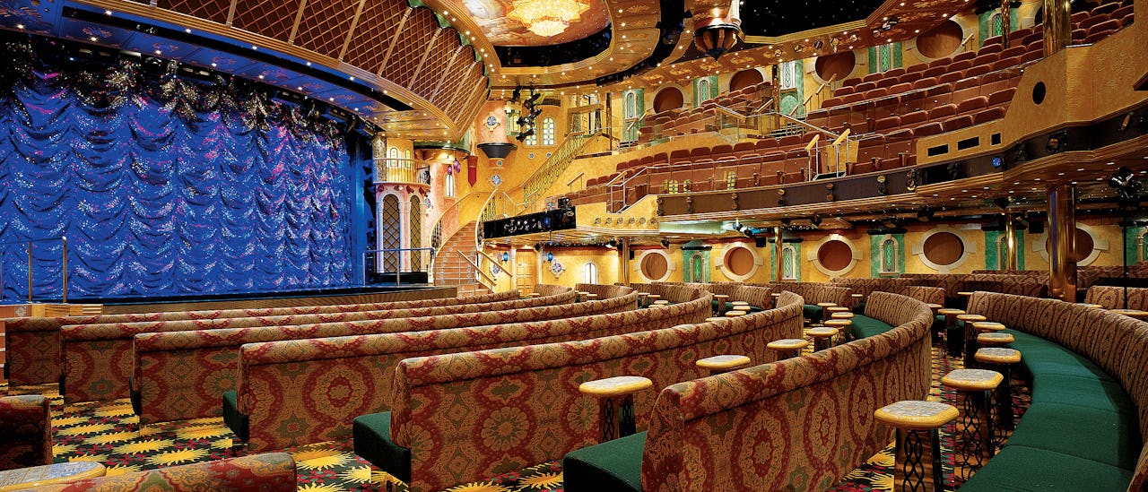 Teatret i forventning om et Las Vegas-inspireret show