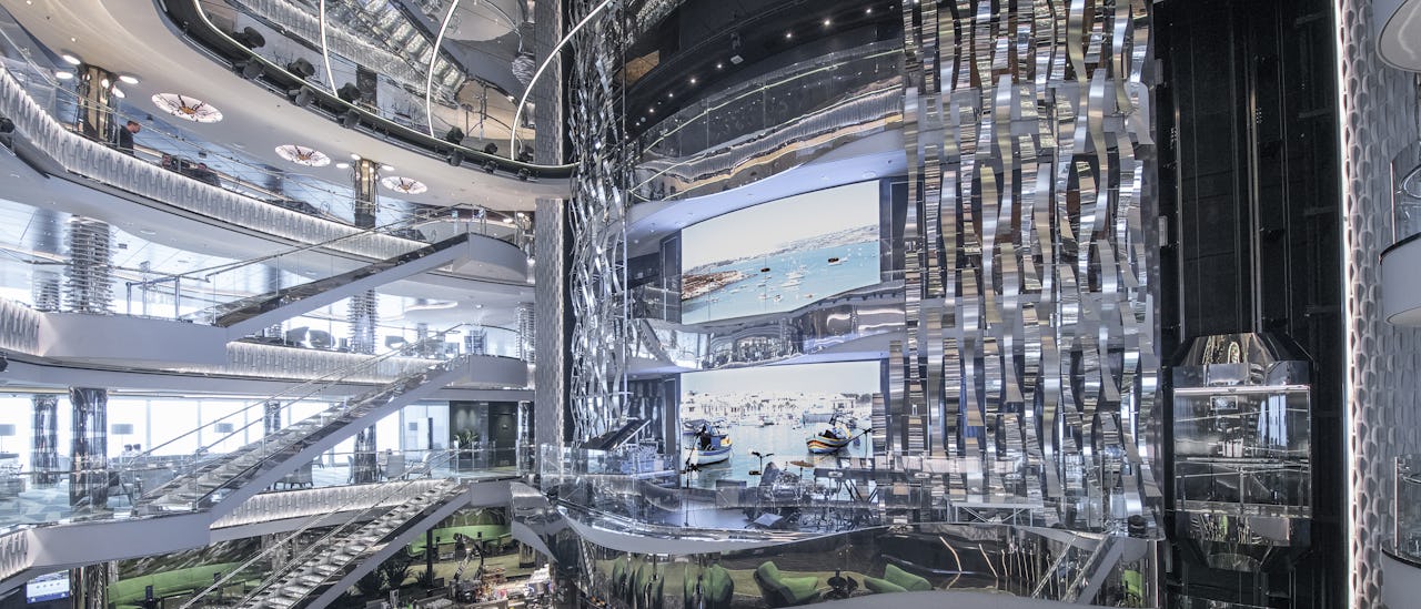 The atrium – skibets hjerte