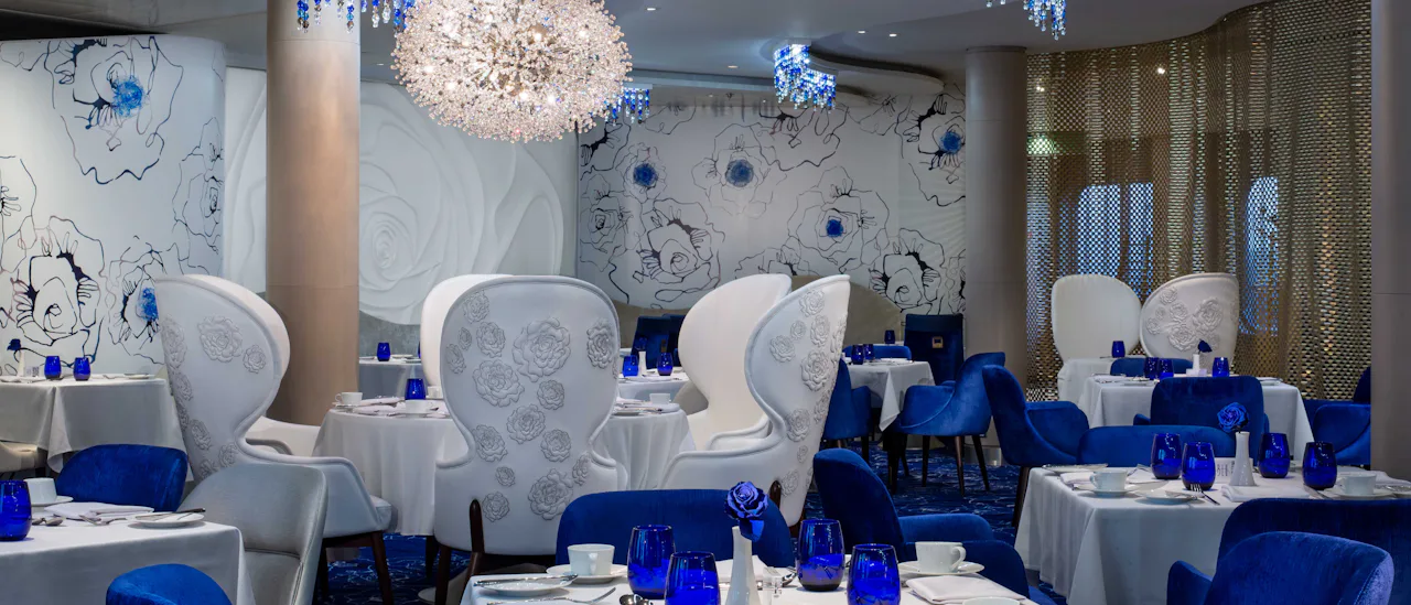 Blu Restaurant er eksklusiv for indkvartering i en Aqua klasse hytte. Blu serverer sund gourmetmad