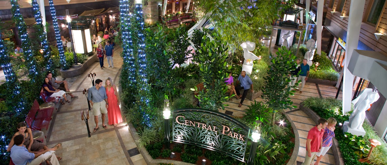 Blandt udeserveringer, barer og parkbænke i Central Park.