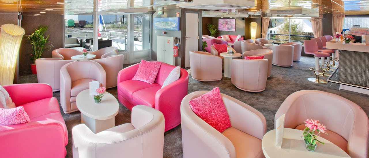 Slap af med en cocktail hånden, mens du lytter til pianomusik