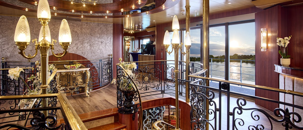 Du bliver budt velkommen gennem en imødekommende lobby