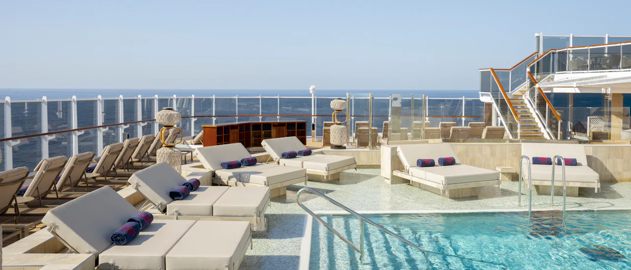 Atoll Pool & Bar