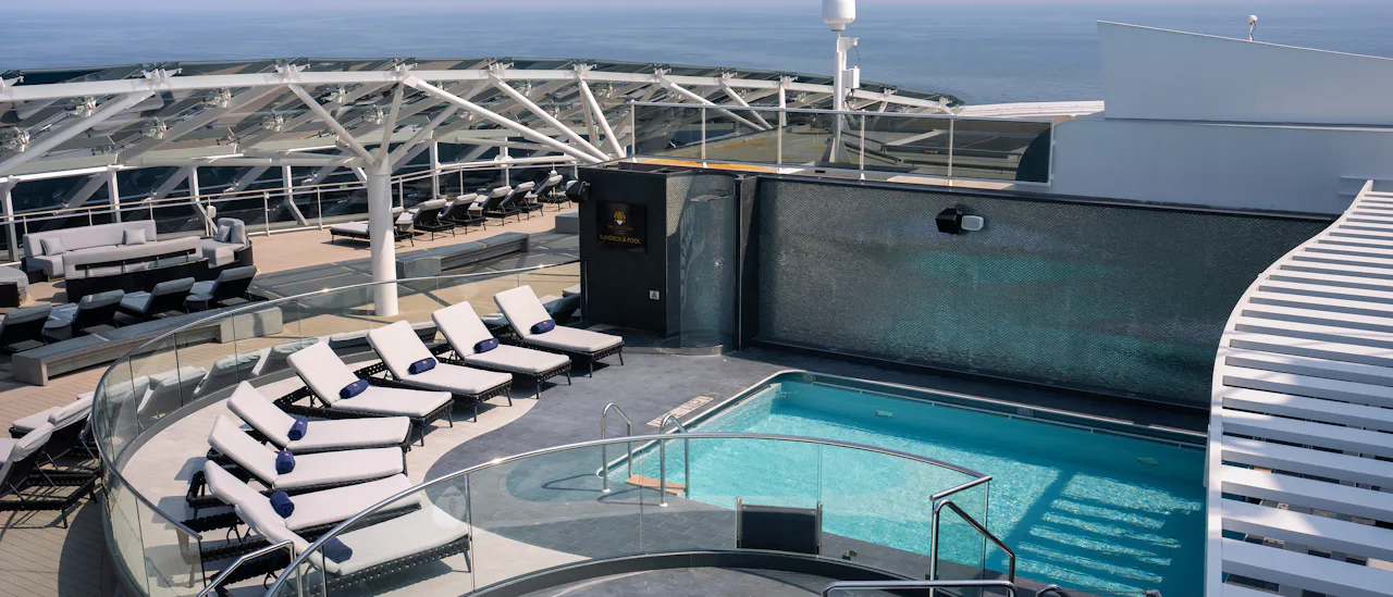 MSC Yacht Club tilbyder en privat oplevelse, herunder en restaurant, lounge og bar, pool og meget mere