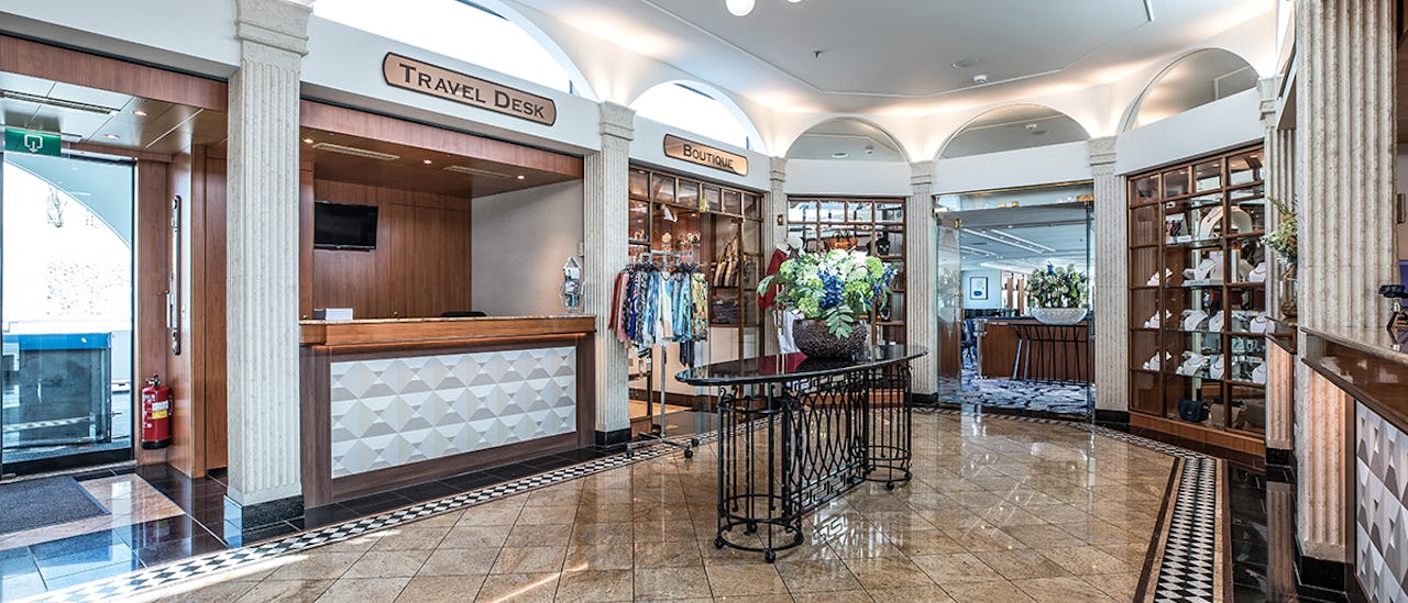 Du bydes velkommen gennem en imødekommende lobby