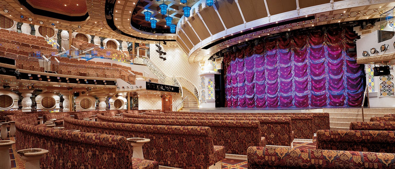 Teatret i forventning om et Las Vegas-inspireret show