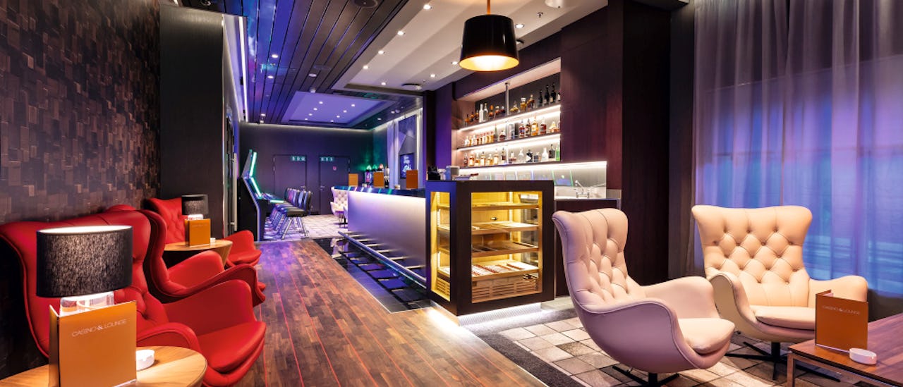 The casino awaits you with a stylish casino lounge atmosphere