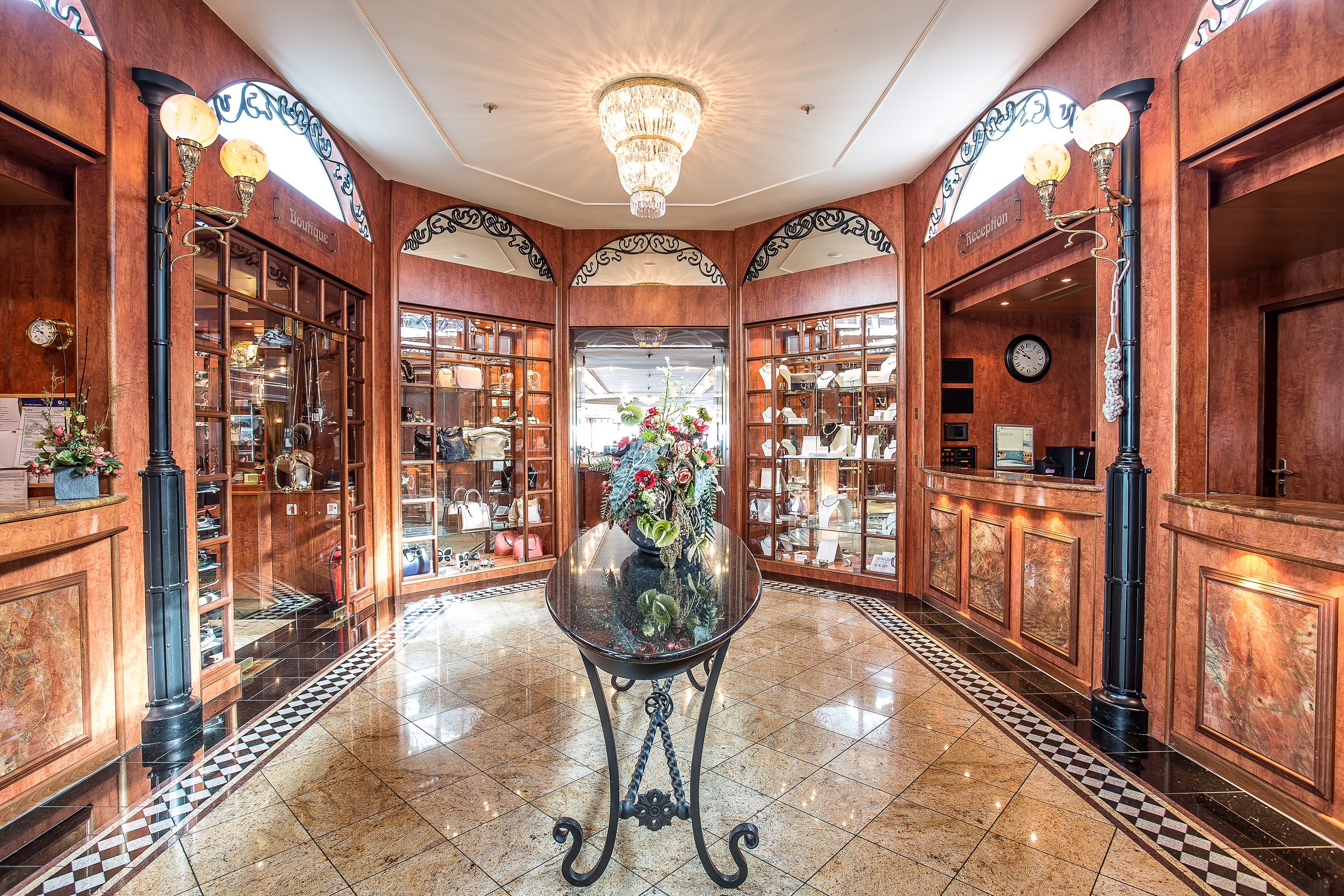 Du bliver budt velkommen gennem en imødekommende lobby