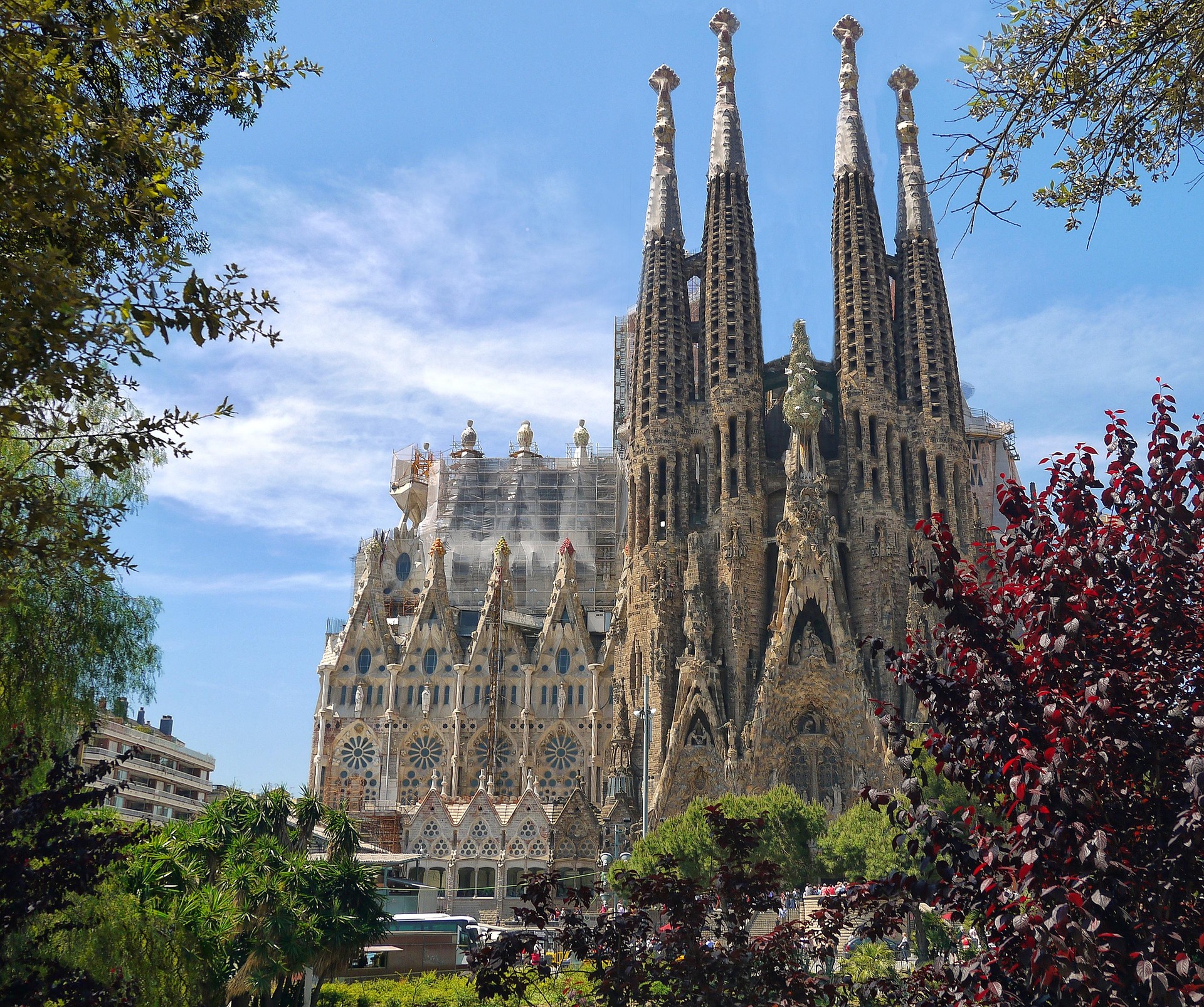 barcelona la sagrada familia go-cruise