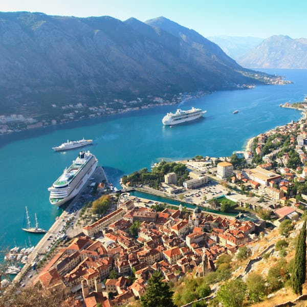 Se alle rederier og krydstogtskibe her