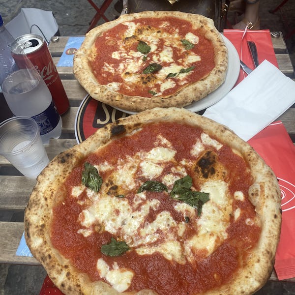 Familievenlig buffet med italienske retter