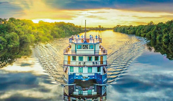 Flodkrydstogt i Amazonas – Udforsk Sydamerikas vilde regnskov